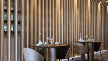 6 restaurantes: opção de café da manhã, almoço e jantar