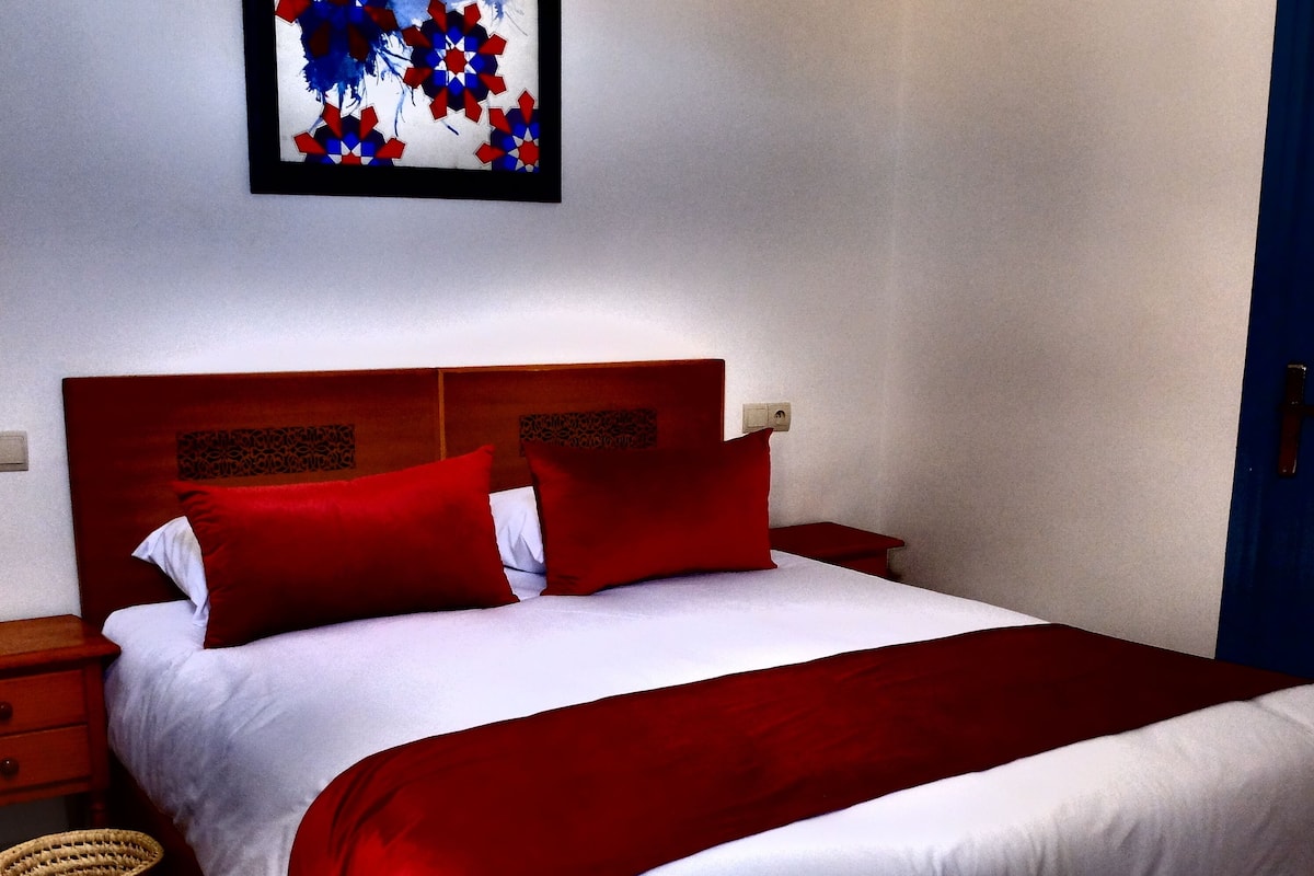 1 bedroom, blackout curtains, soundproofing, free WiFi
