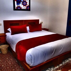 Cortinas blackout, quartos à prova de som, Wi-Fi de cortesia