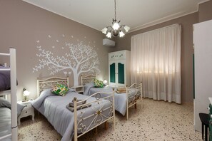 2 Schlafzimmer, Schreibtisch, Bügeleisen/Bügelbrett, kostenloses WLAN