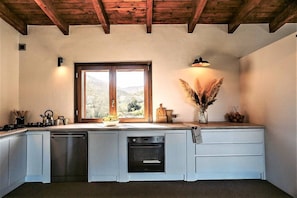 Réfrigérateur, four, plaque de cuisson, lave-vaisselle