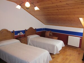 Traditional-Zimmer, Hügelblick (IV)
