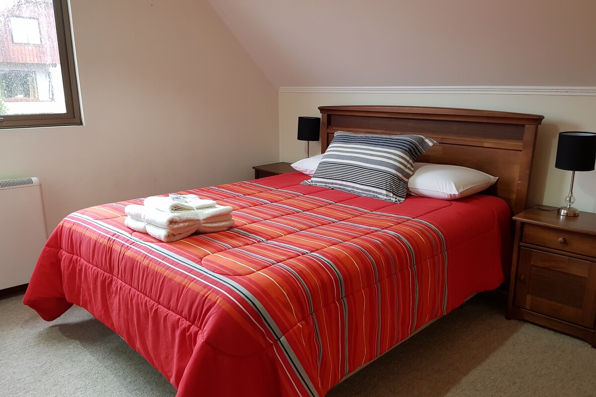 Chambre Double Standard, salle de bains commune, vue jardin | Rideaux occultants, Wi-Fi gratuit, draps fournis