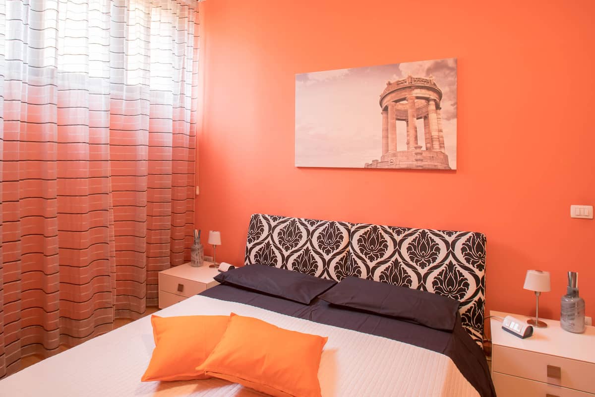Double Room (Louis) | Minibar, in-room safe, desk, laptop workspace