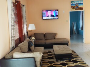 Family Condo, 2 Bedrooms | Living area