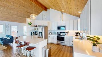 House, Multiple Beds (The Kiwanda Surf House) | Private kitchen | Dishwasher
