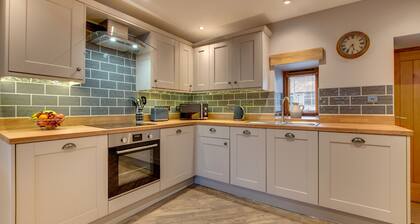 Beudy Llew Coch - One Bedroom House, Sleeps 2
