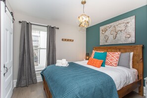 3 bedrooms, iron/ironing board, free WiFi, bed sheets