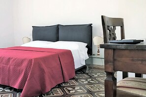 1 غرفة نوم ومكواة/لوح كي وواي فاي وملاءات أسرّة