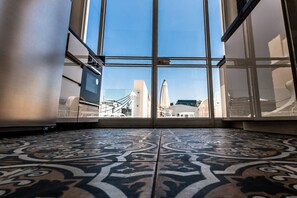 Superior Penthouse, 2 Bedrooms, Terrace | Living area | 40-inch flat-screen TV with premium channels, LED TV - House of Palm (Tel Aviv)
