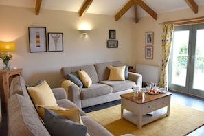 TV, DVD player - Rural Complex 7 Lux Cottages, Hawthorn Cottage, with Beautiful south views (Tregony)