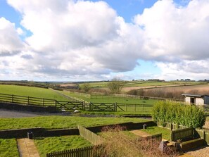 Property grounds - Rural Complex 7 Lux Cottages, Hawthorn Cottage, with Beautiful south views (Tregony)