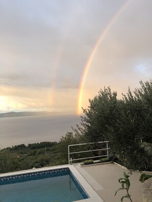 Outdoor pool - Villa in Podgora with pool, sea view, quiet location, for 2-6 people, free WiFiI (Podgora)
