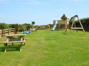 Children's area - Rural Complex 7 Lux Cottages, Beech Cottage Sleeps 2, 1 well behaved dog allowed (Tregony)
