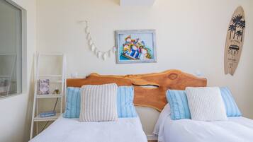 4 bedrooms, iron/ironing board, free WiFi, bed sheets