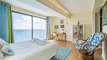 4 slaapkamers, een strijkplank/strijkijzer, gratis wifi, beddengoed