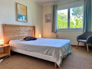 3 chambres, fer et planche à repasser, lit parapluie, Wi-Fi gratuit