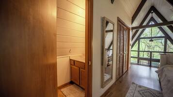 3 bedrooms, iron/ironing board, travel crib, free WiFi