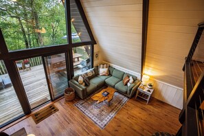 Smart TV, fireplace, video games, DVD player - Appalachian A-Frame: Fall Family Getaway w/Hot tub, vintage arcade & Fire Pit! (Sugar Grove)