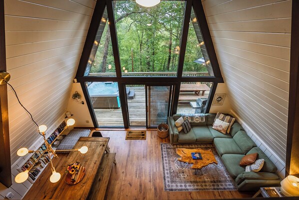 Smart TV, fireplace, video games, DVD player