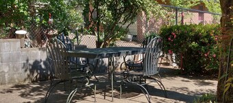 Clean Private Studio - Centrally Located in a Very Beautiful Neighborhood