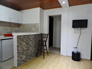 Apartment Mihailo | Living room | Flat-screen TV - Apartman Pribilovic (Budva)