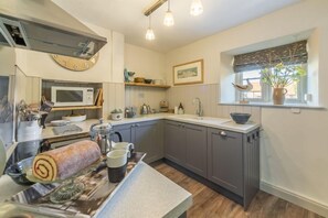 Microwave, dishwasher