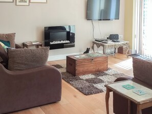 TV