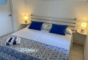 1 bedroom, iron/ironing board, bed sheets