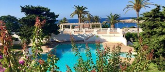 Apartment 25 m from the sea