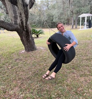 Property grounds - Pool, Privacy & Family Fun! Mom's Manatee House. (Homosassa)