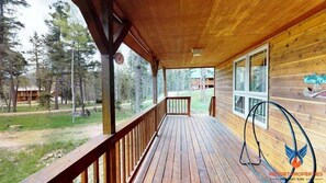 Terrace/patio - Pet Friendly | Hot Tub | Easy Access | Cabin in the Woods (Angel Fire)