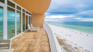 A balcony with a view of the beach and ocean. - 3 Bedroom 3 Bath *6th floor* LAZY RIVER! Phoenix Orange Beach 605 (Orange Beach)