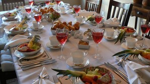 Restaurant - A Touch of English Bed & Breakfast (Kelowna)