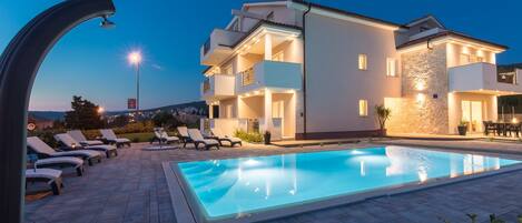 Seasonal outdoor pool