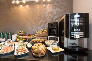 Desayuno continental todos los días (con cargo) 