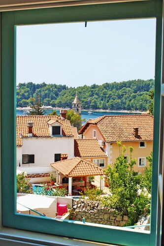 Villa Illyria -charming villa by the sea for 8 guests, close to restaurants and cafes by MyWaycation