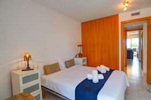 3 bedrooms, iron/ironing board, free WiFi, bed sheets - Portman Duplex by Hello Homes Sitges (Sitges)