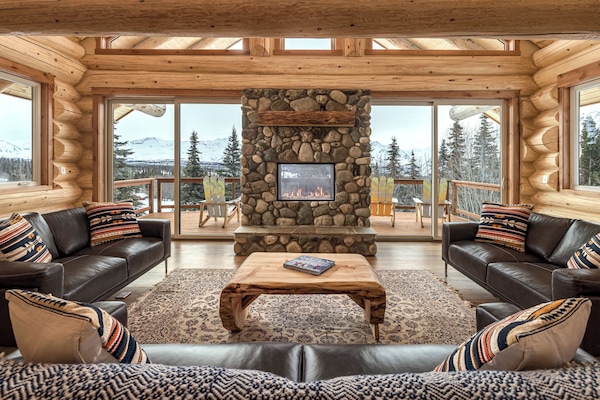 Luxury Room | Living area