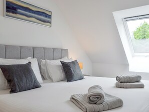 3 bedrooms, free WiFi, bed sheets