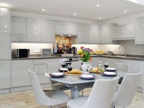 Dining - 3 bedroom accommodation in Laurieston, near Gatehouse of Fleet (Laurieston, near Gatehouse of Fleet)