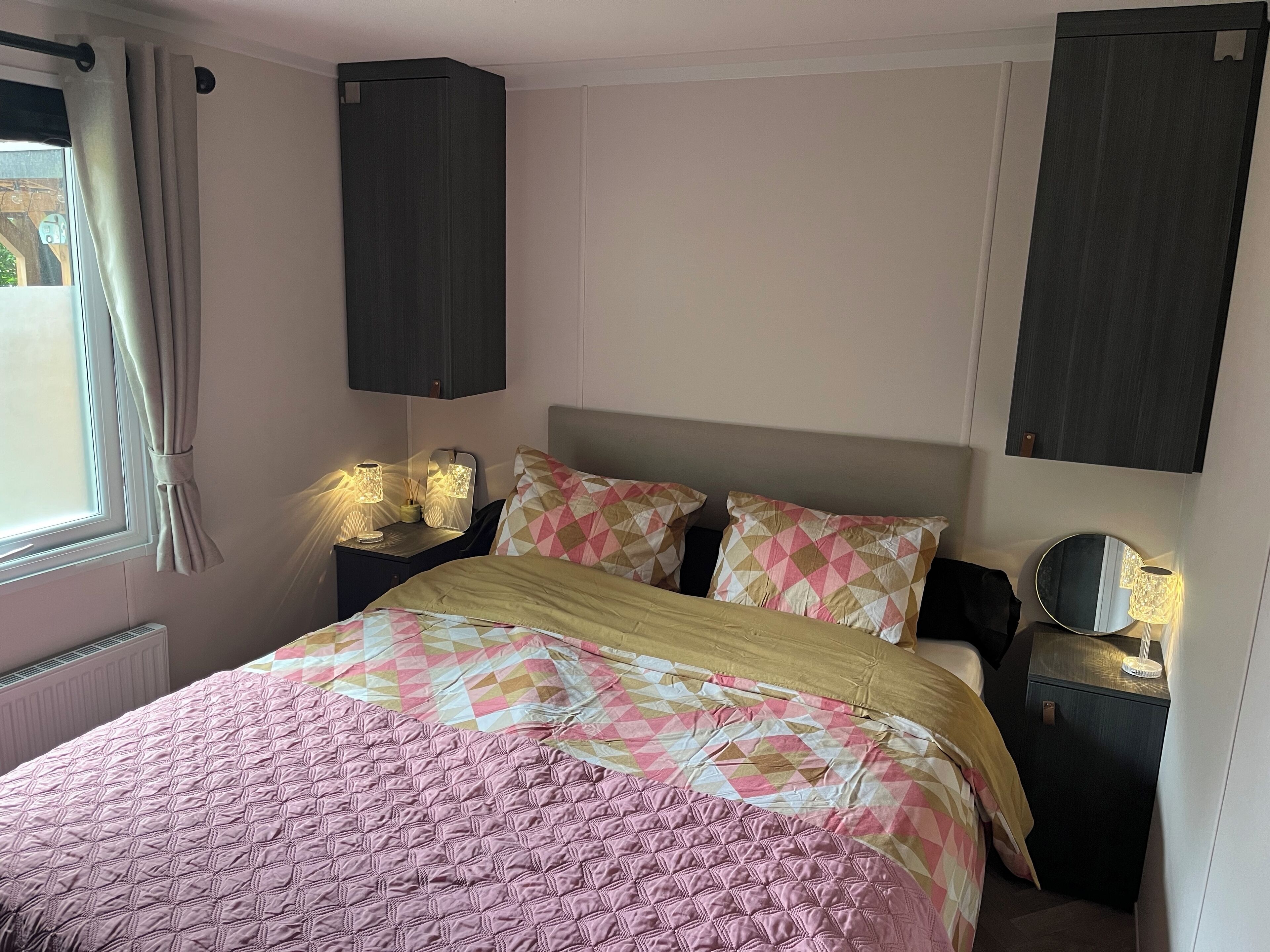 2 slaapkamers, een strijkplank/strijkijzer, gratis wifi, beddengoed