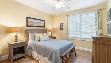4 bedrooms, iron/ironing board, internet, bed sheets