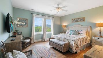 4 bedrooms, iron/ironing board, internet, bed sheets