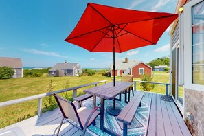 Outdoor dining - Bay view cottage w/ deck, gas grill & great view - steps to private beach (Barnstable)