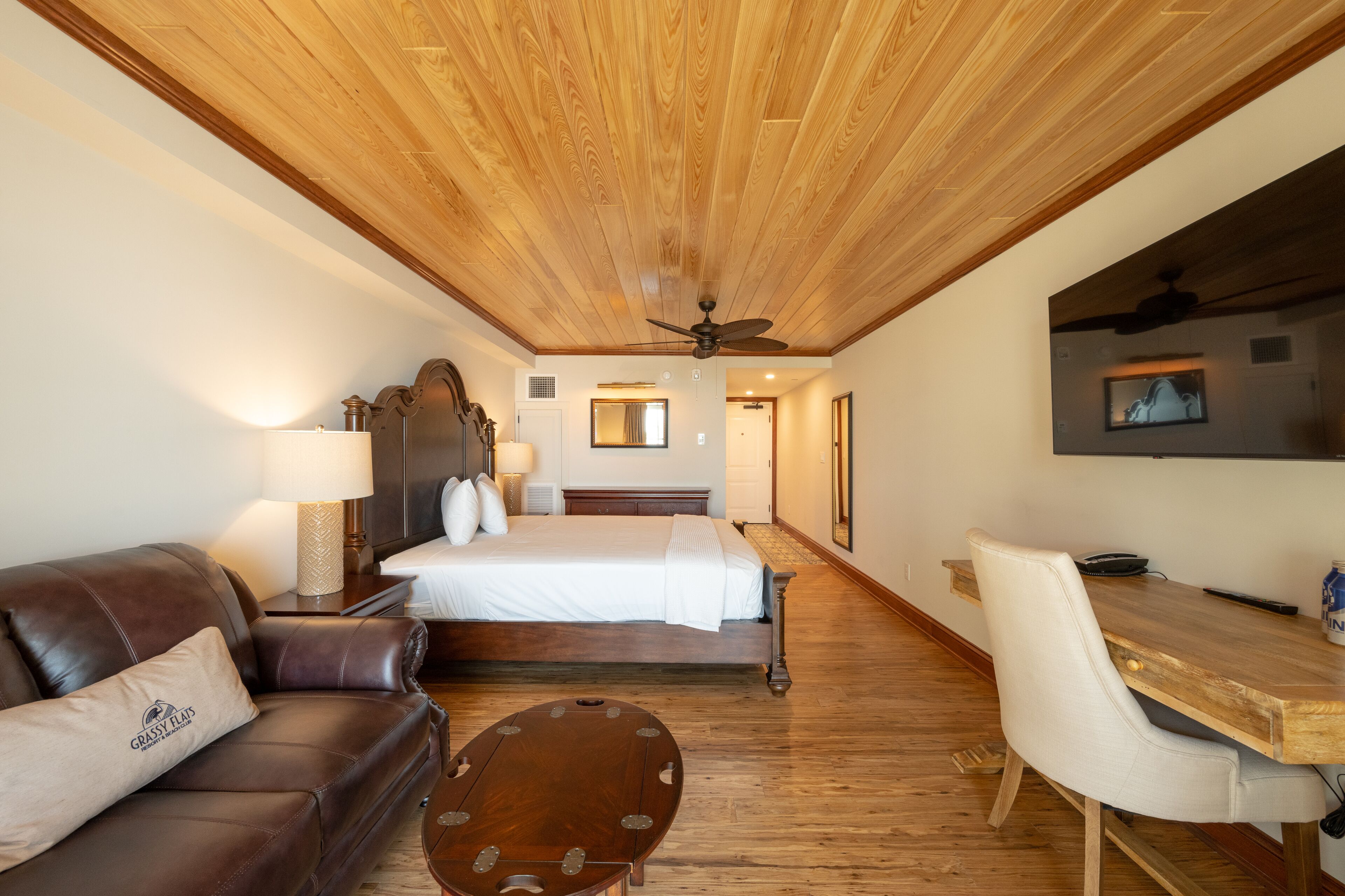 deluxe room, 1 king bed, oceanfront | 2 bedrooms, hypo-allergenic bedding, blackout curtains