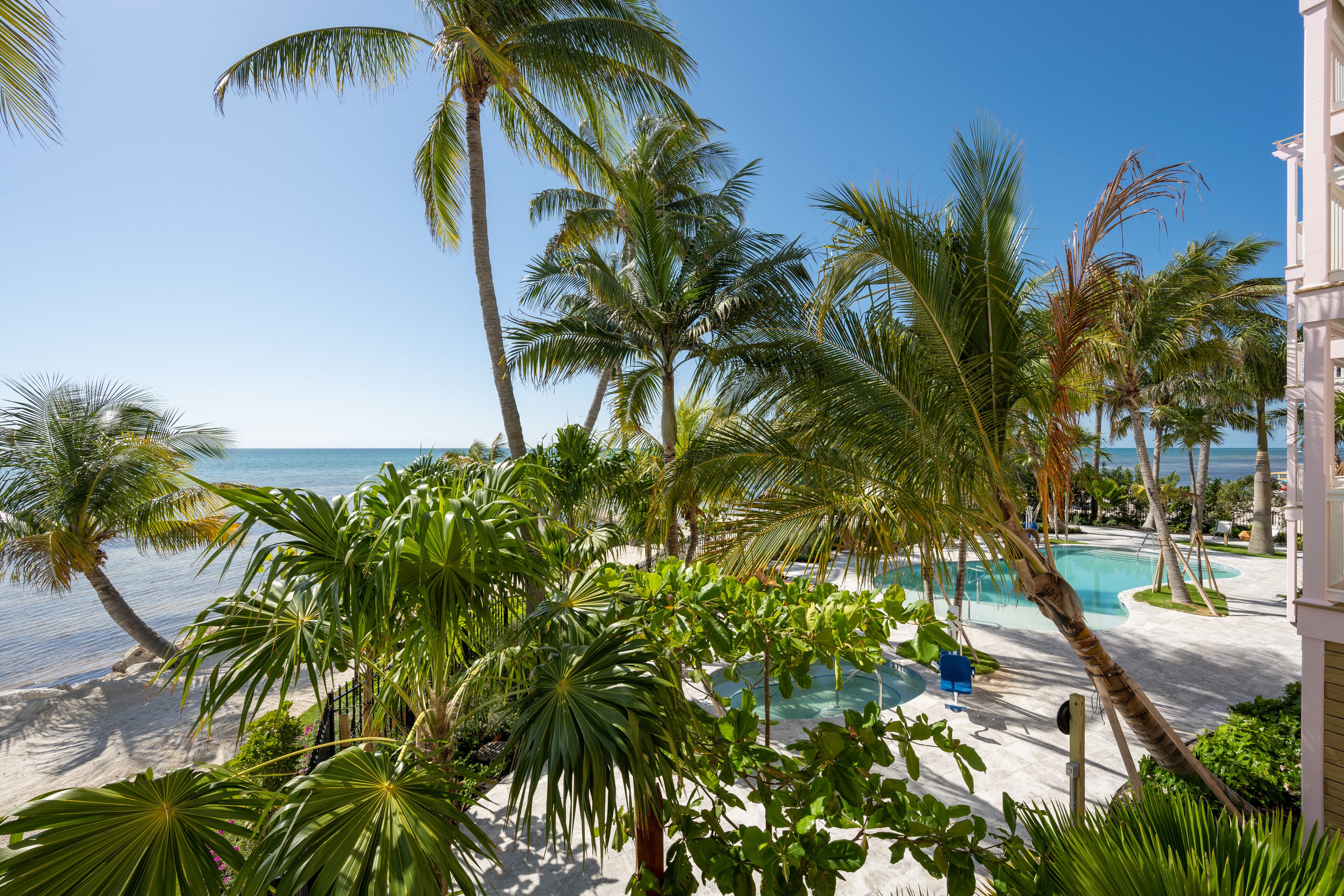 deluxe room, 1 king bed, oceanfront | beach/ocean view