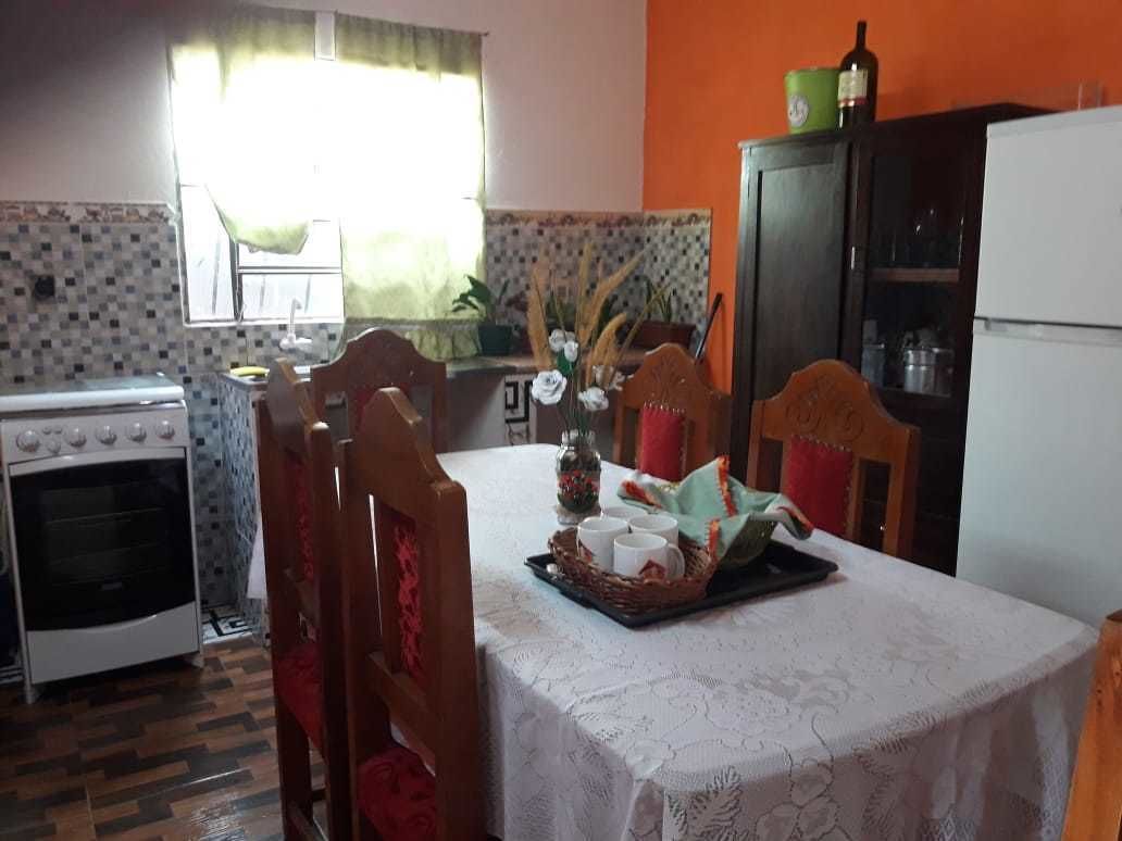 ベーシック ダブルルーム クイーンベッド 2 台 | 専用キッチン | 冷蔵庫、食器洗い機、調理器具と食器