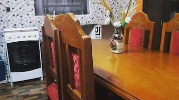 Basic-Doppelzimmer, 2 Queen-Betten | Eigene Küche