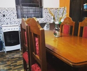 Basic-Doppelzimmer, 2 Queen-Betten | Eigene Küche | Kühlschrank, Geschirrspüler, Kochgeschirr/Geschirr/Besteck